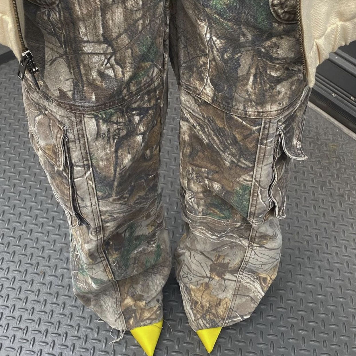 Loose-Fit Camo Cargo Pants