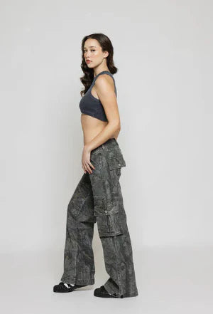 Loose-Fit Camo Cargo Pants